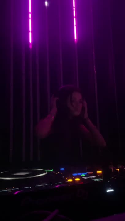 Live set clip