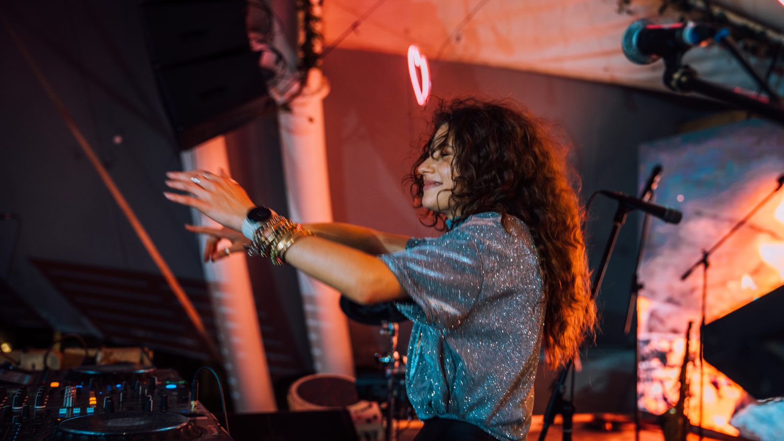 M!A LI'EL performing live with band